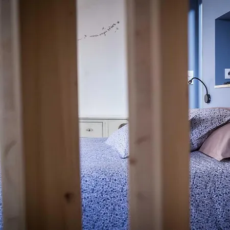 De Briques Et De Bois *