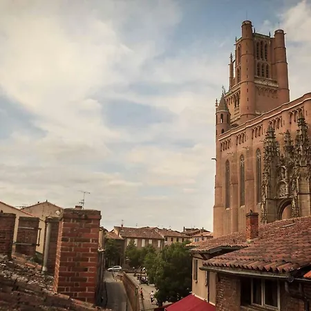 De Briques Et De Bois *